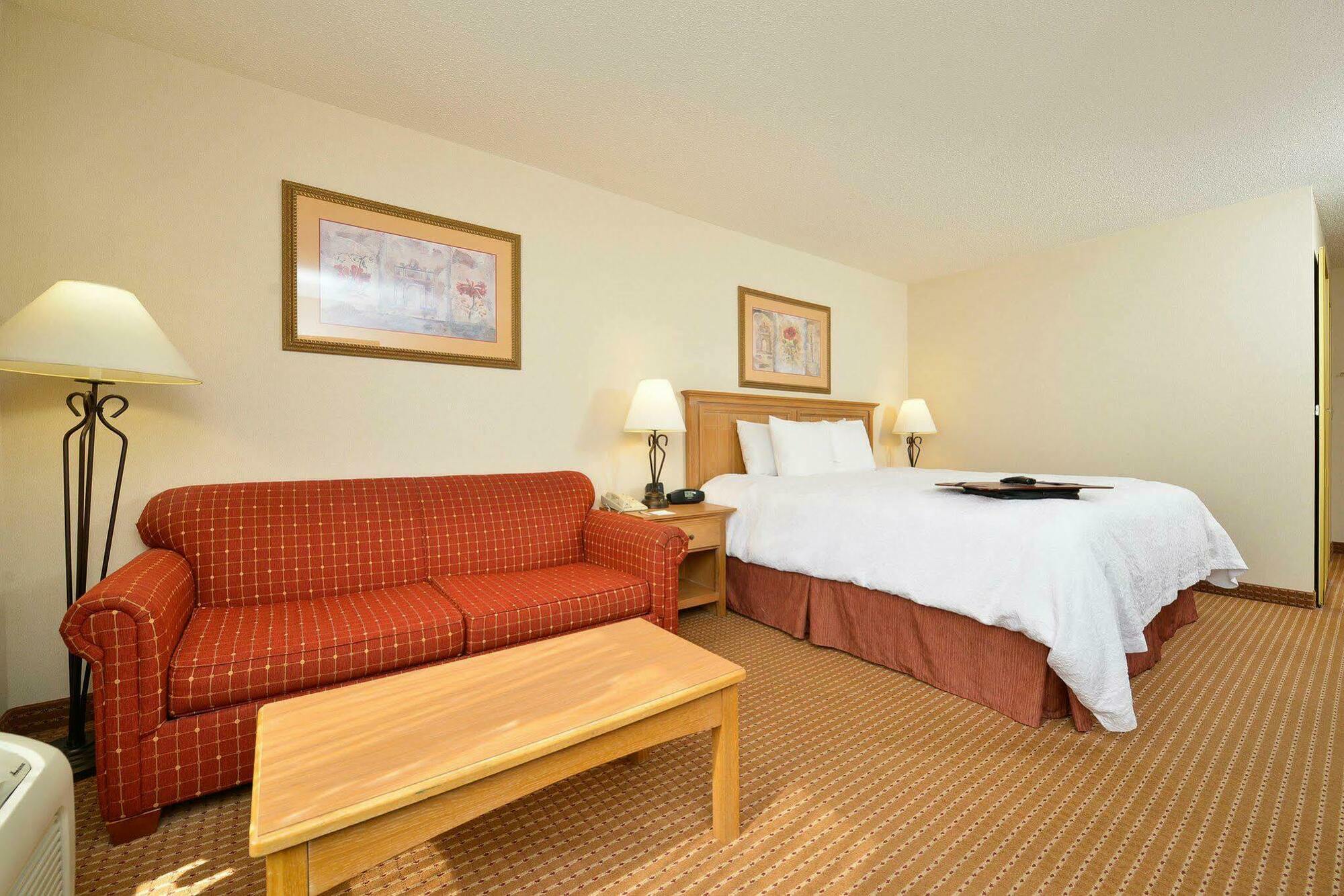 Hotel Hampton Cortland